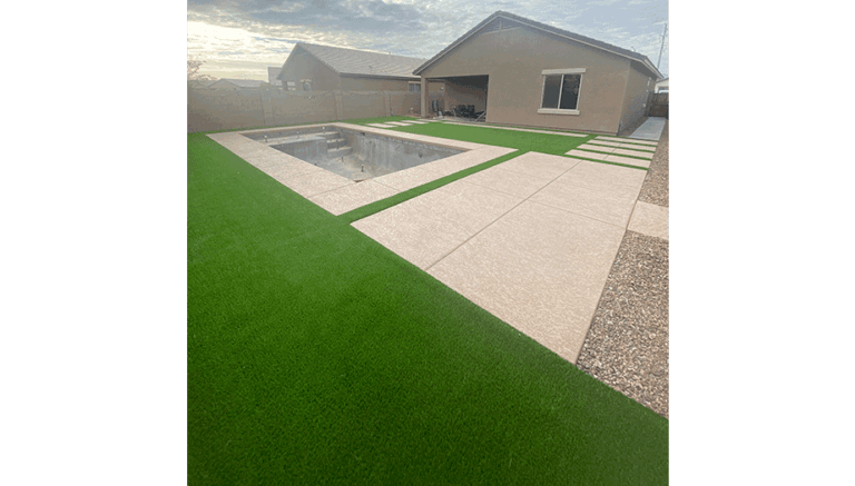 a-modern-elevated-backyard-oasis-with-always-green-turf-768x437