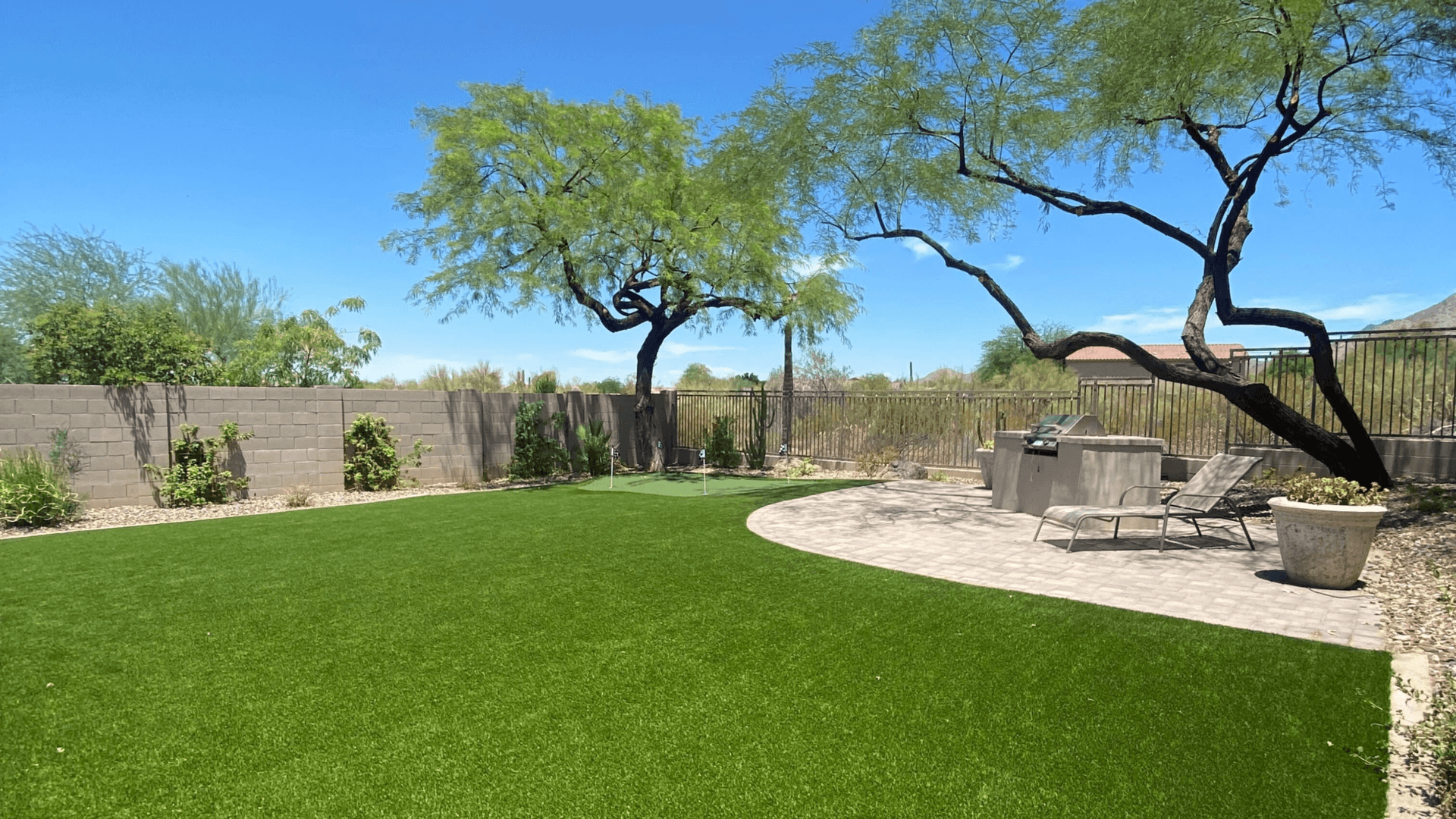 backyard-artificial-grass-turf-sky-2048x1152