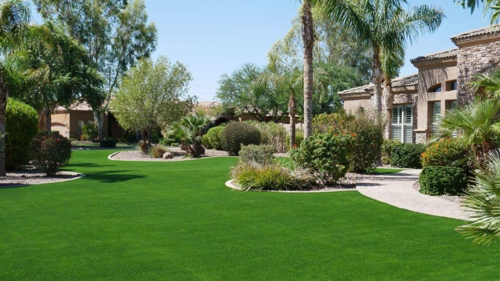 beautfiul-yard-in-paradise-valley-min-1024x576