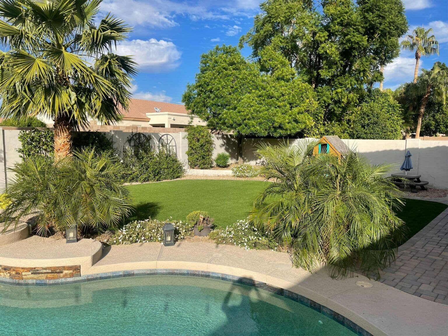 beautiful-yard-with-pool-min-1-1536x1152