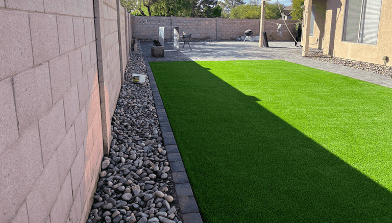 the-lush-look-of-synthetic-grass-turf-a-perfect-addition-to-your-home-768x437