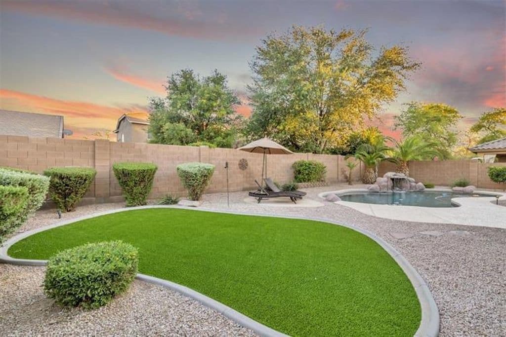 walkways-with-synthetic-grass