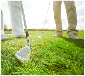 People with golf clubs on green turf | Always Green Turf - Premier Provider of Artificial Grass & Turf in the Phoenix, Arizona area